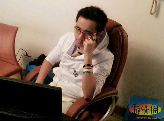 LOL補(bǔ)刀帝ChaoX:大陸電競(jìng)?cè)μ珌y 將赴臺(tái)發(fā)展