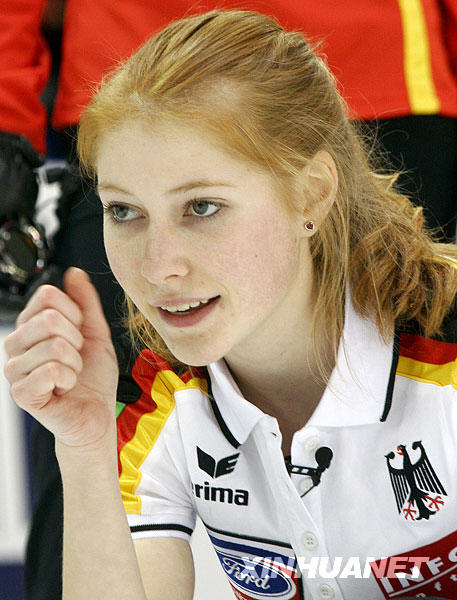 冰壺世錦賽上的美麗“風(fēng)景”