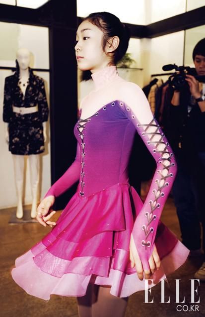 金妍兒穿“中國(guó)風(fēng)”