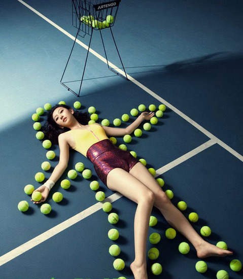 唐一菲演繹性感網(wǎng)球辣妹