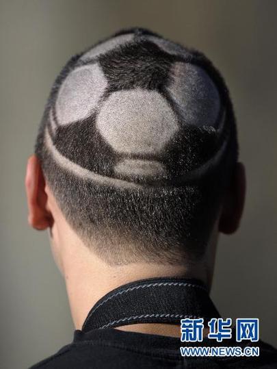 足球——迎接世界杯從“頭”做起