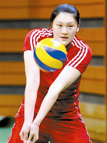 中國(guó)女排全員“打滑梯”