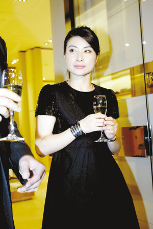 郭晶晶雷人事跡大盤點(diǎn) 跳水女皇“躺著都中槍”