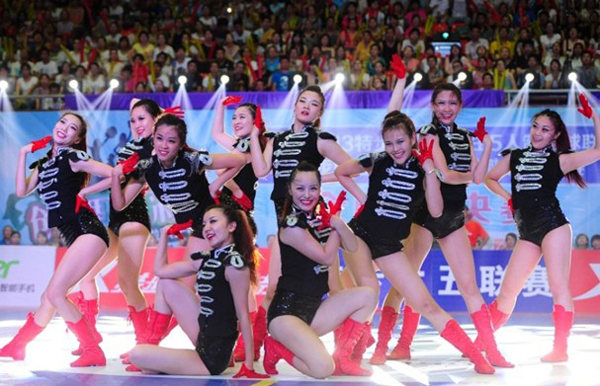 玩轉(zhuǎn)賽場 天天向上：特步足球啦啦隊(duì)開創(chuàng)中國校園五人制足球賽事新模式