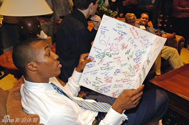 霍華德珍藏老照片