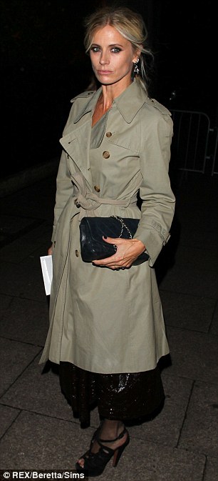 小貝辣妹出席時(shí)尚派對(duì) 萬人迷展示新紋身