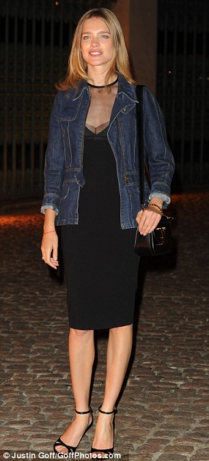 小貝辣妹出席時(shí)尚派對(duì) 萬(wàn)人迷展示新紋身