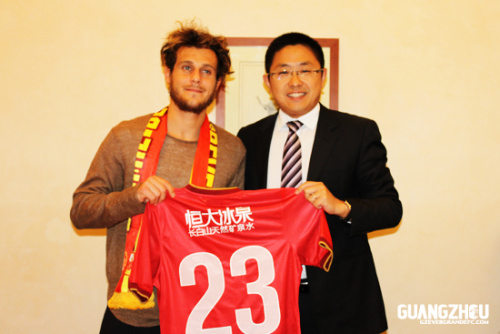 迪亞曼蒂正式加盟恒大 轉(zhuǎn)會(huì)費(fèi)690萬歐簽約三年