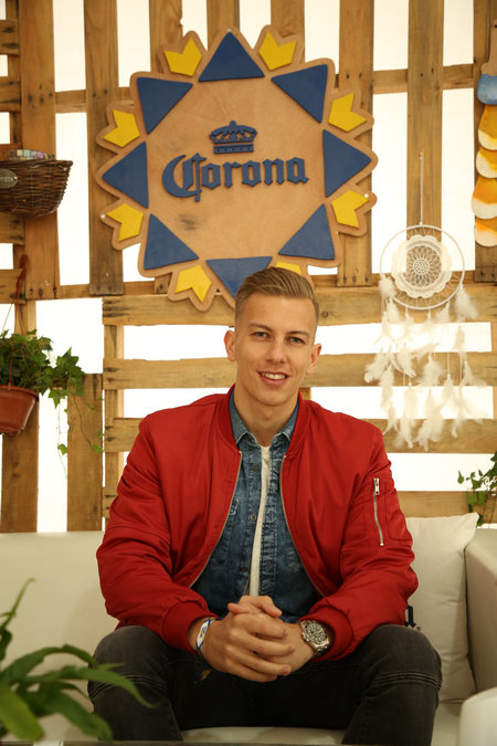 Night belongs to the young-and so does the sound