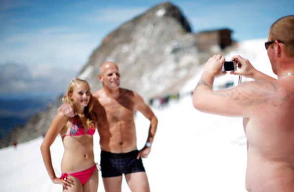 'Ice palace' soothes summer heat 'Ice palace' soothes summer heat