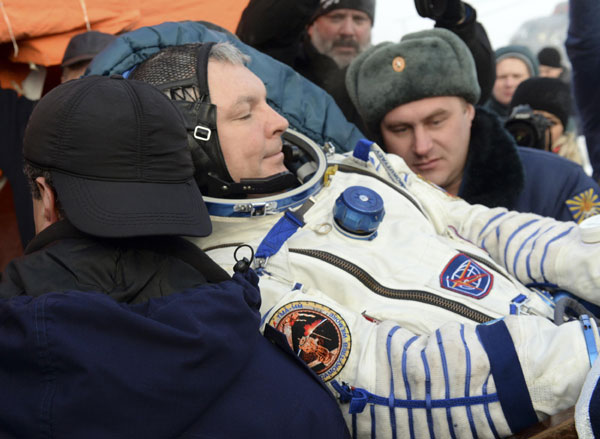 US-Russian space trio land safely in Kazakhstan
