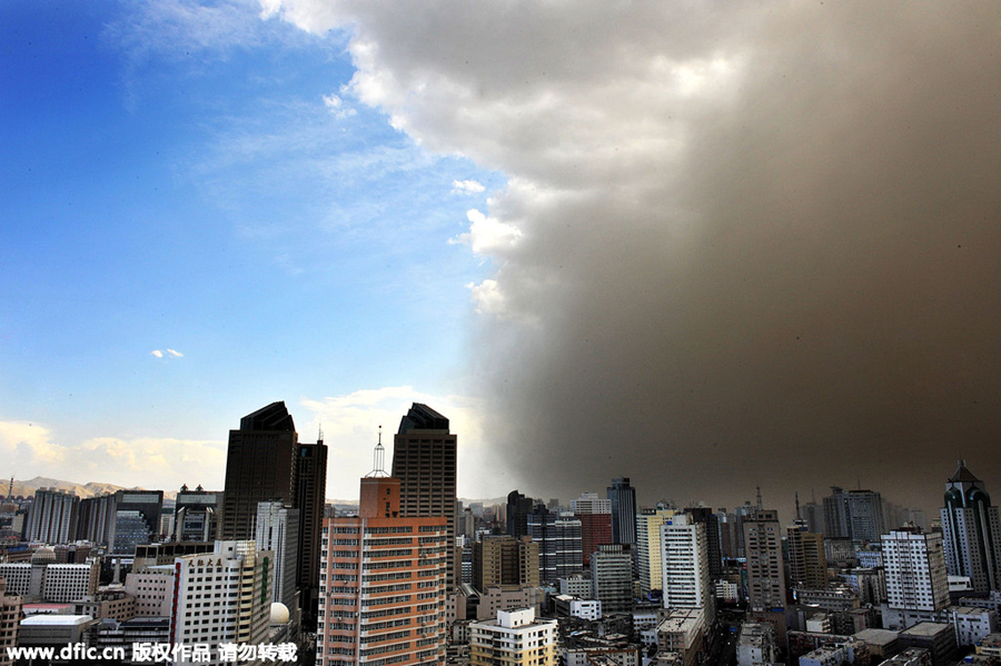 Sandstorms envelope global cities
