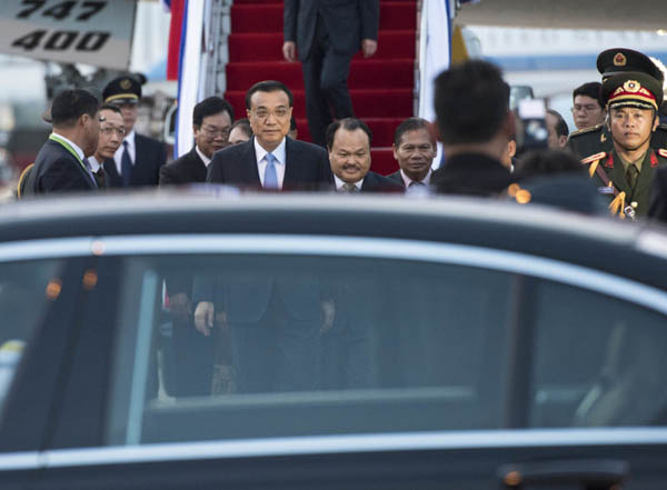 Chinese premier arrives in Laos for visit, East Asia leaders' meetings